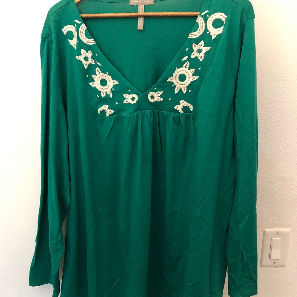 OLD NAVY GREEN LONG SLEEVE TOP WITH EMBROIDERY